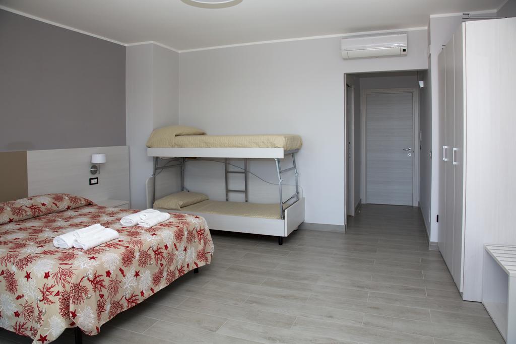 לינה וארוחת בוקר צ'נטולה Meuble Leonetti מראה חיצוני תמונה